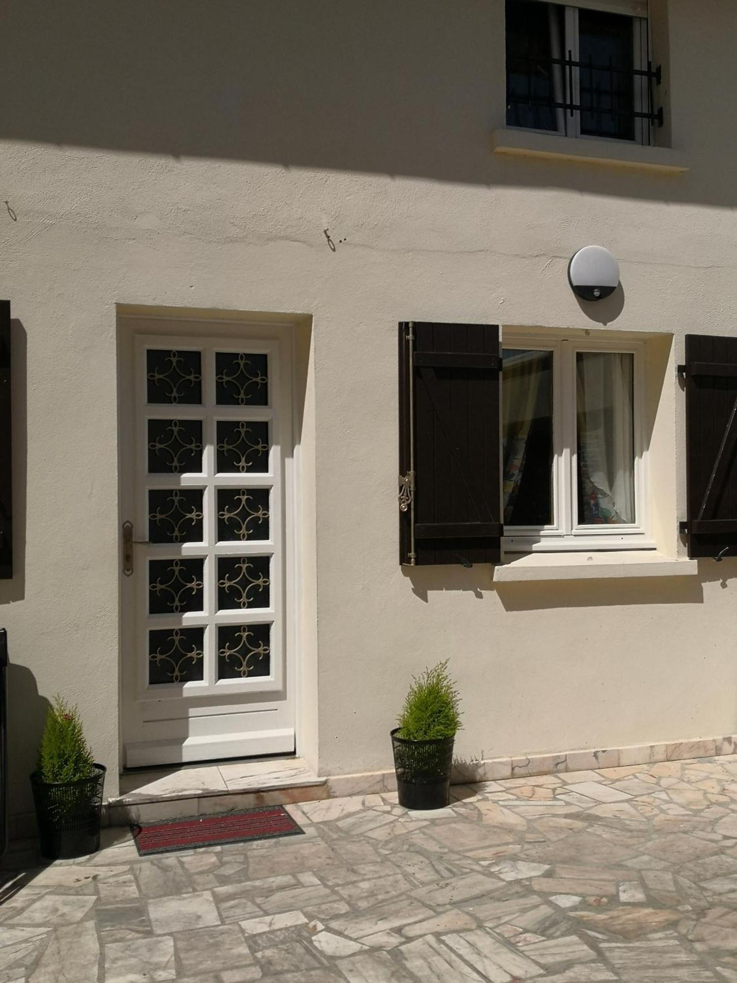 Résidence Hélène Boucher Villeneuve-Saint-Georges Exterior foto